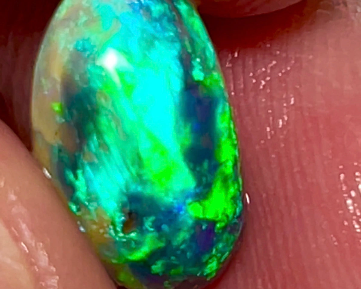 High Dome Pea knobby rub rough preform 3.90cts Total Stunner Bright Vibrant  Green/Yellow/Dominant fires on N2-N3 body tone 14.00 x 8.00 x 5.00 mm NEW927