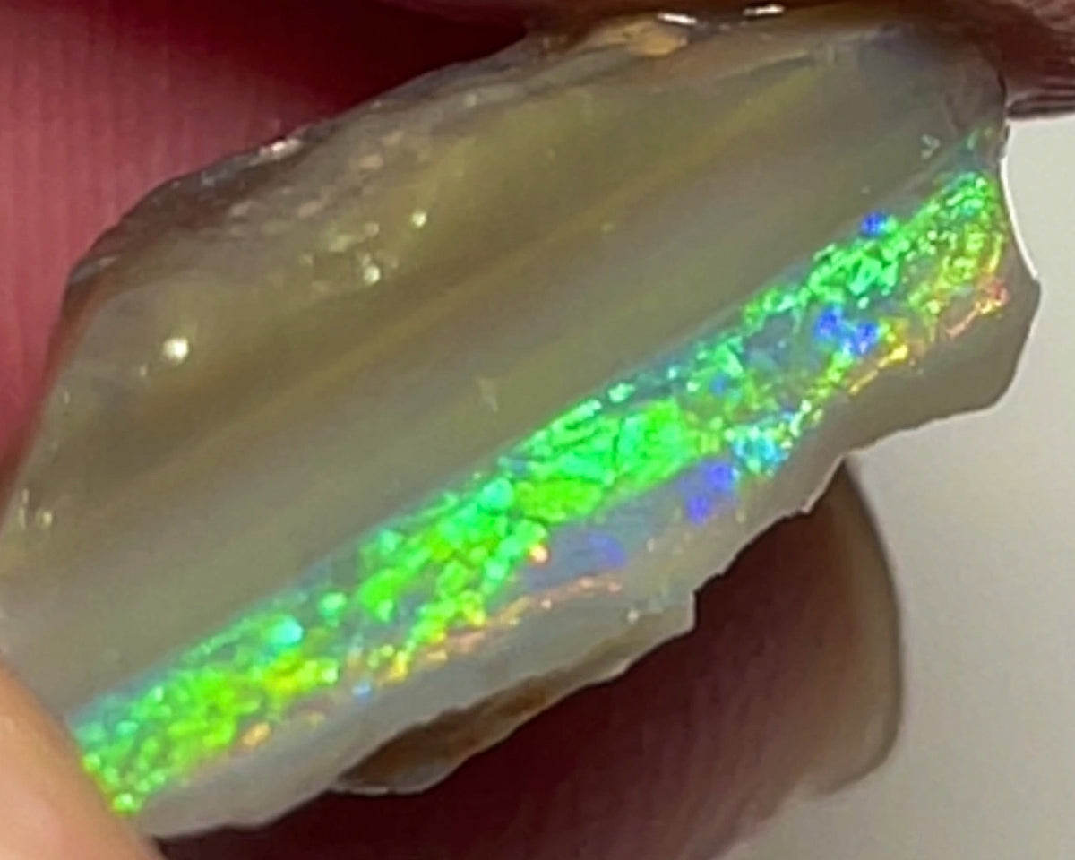 Lightning Ridge Cutters Super Select Seam rough to cut 8.50cts Just Look at that Amazing Bar ! Blocky Pattern Potential ? Super Bright Multifire Bling ? 17.000 x 10.000 x 7.000 mm NEW965