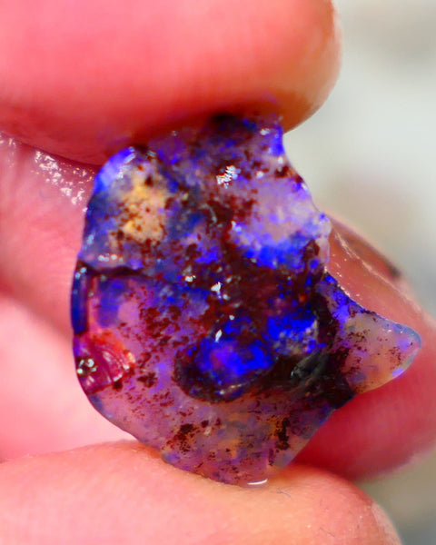 Mintabie Dark Crystal Seam opal rough 5.60cts Bright gorgeous Royal Blue fires showing asking to be explored 18x15x5mm NSW138