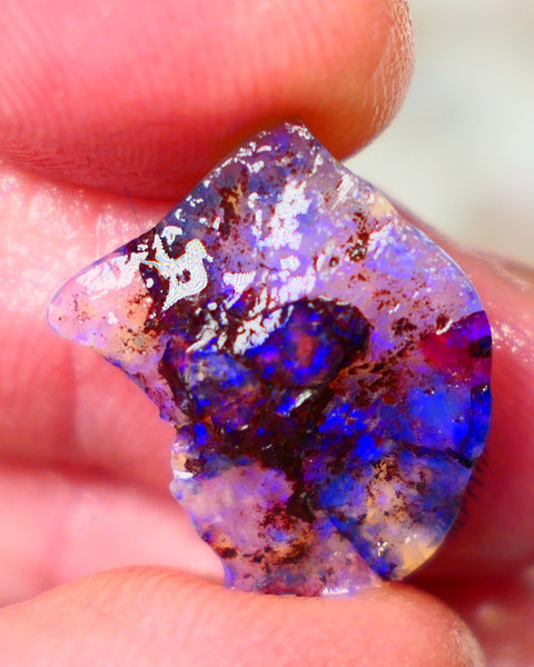 Mintabie Dark Crystal Seam opal rough 5.60cts Bright gorgeous Royal Blue fires showing asking to be explored 18x15x5mm NSW138