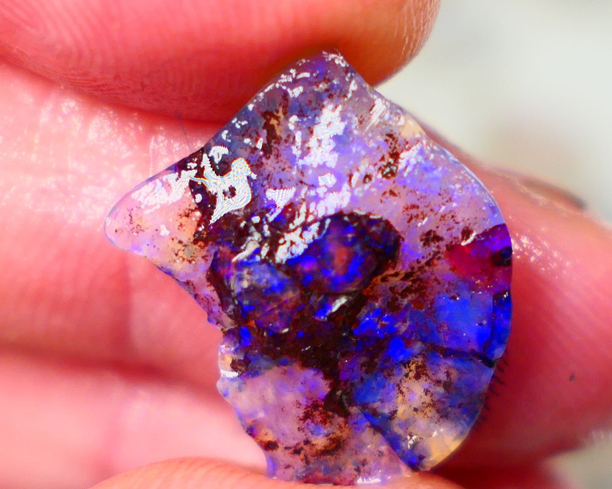 Mintabie Dark Crystal Seam opal rough 5.60cts Bright gorgeous Royal Blue fires showing asking to be explored 18x15x5mm NSW138