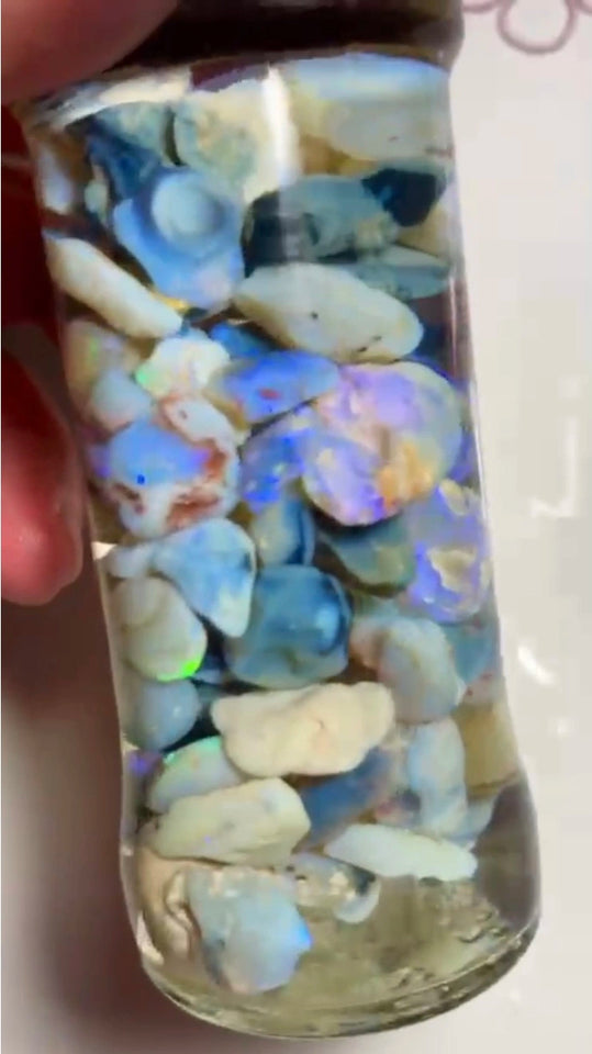Knobby Seam & Fossil opal rough Lightning Ridge 255.00cts Lots Bright Colours to go at 20x14x4 to 8x6x5mm NEW908