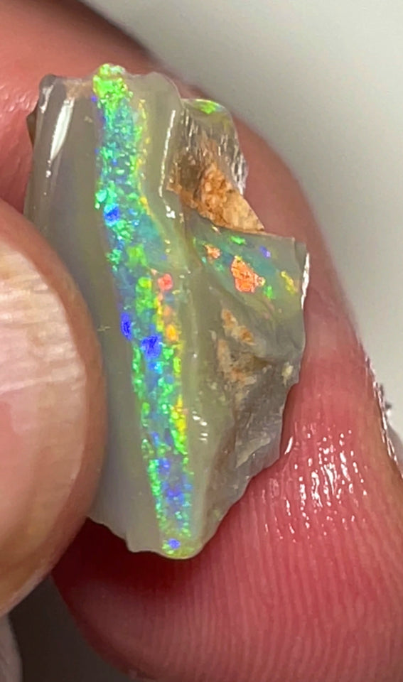 Lightning Ridge Cutters Super Select Seam rough to cut 8.50cts Just Look at that Amazing Bar ! Blocky Pattern Potential ? Super Bright Multifire Bling ? 17.000 x 10.000 x 7.000 mm NEW965