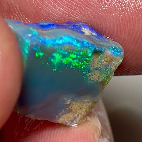 Gorgeous L/Ridge Dark Base Rub Rough 9.75cts Bright Multifires to exposed faces 19x14x6mm NSW133