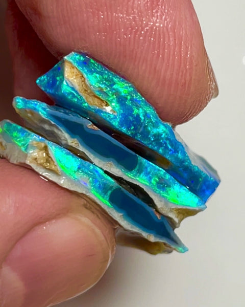 Lightning Ridge Gorgeous Seam opal rough Trio 24.75cts Gorgeous Bright Green/Blue dominant Fires to cut 24x16x4mm to 23x12x3mm NEW946