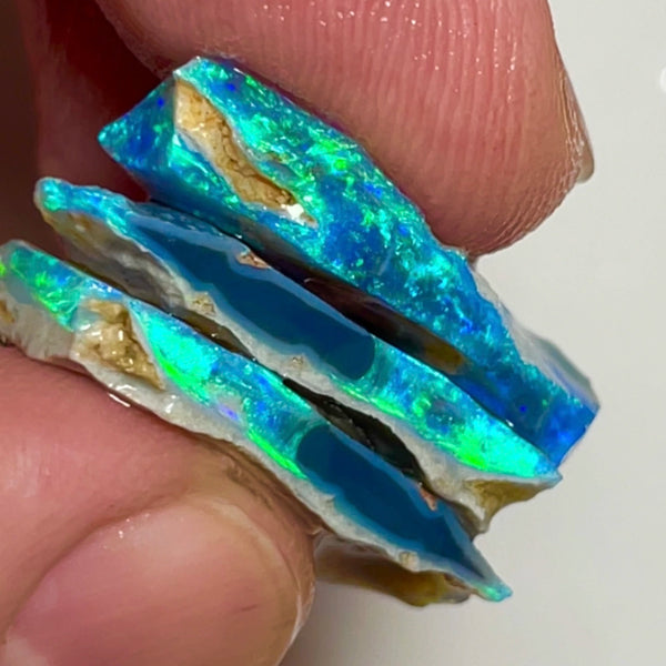 Lightning Ridge Gorgeous Seam opal rough Trio 24.75cts Gorgeous Bright Green/Blue dominant Fires to cut 24x16x4mm to 23x12x3mm NEW946