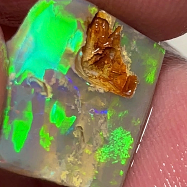 Bright & Colourful Dark base rub rough opal of Lightning Ridge 6.95cts Green dominant Multifires 15.000 x 14.000 x 3.000 mm NSW154