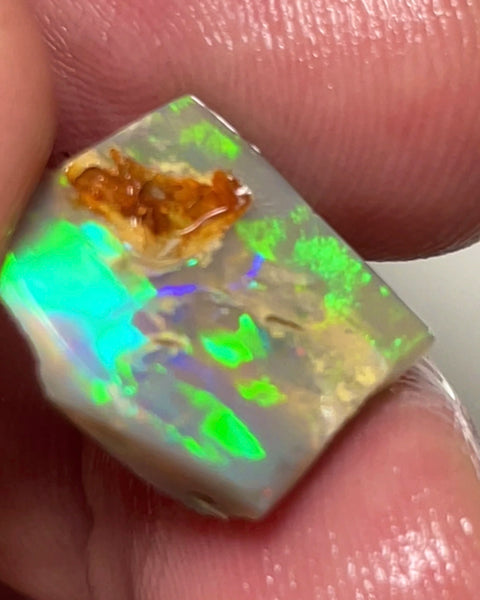 Bright & Colourful Dark base rub rough opal of Lightning Ridge 6.95cts Green dominant Multifires 15.000 x 14.000 x 3.000 mm NSW154