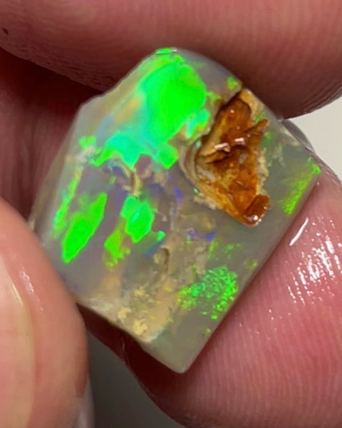 Bright & Colourful Dark base rub rough opal of Lightning Ridge 6.95cts Green dominant Multifires 15.000 x 14.000 x 3.000 mm NSW154
