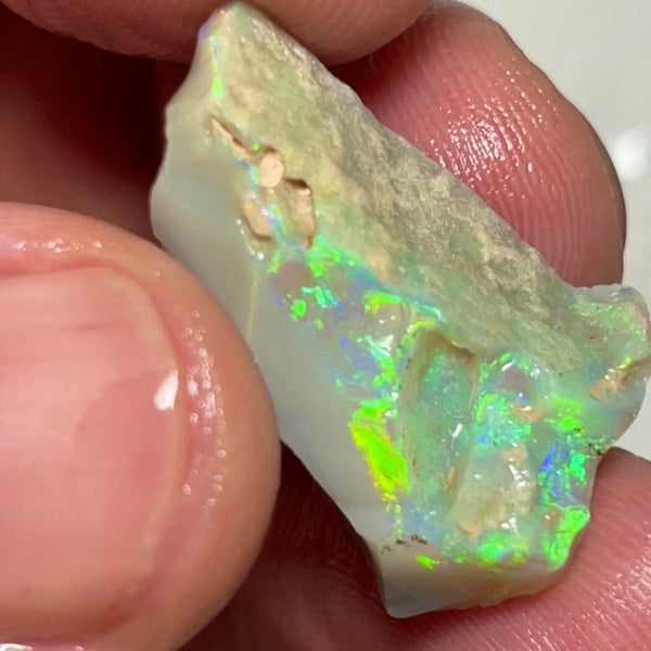 Lightning Ridge Dark Base Seam opal rough 20.50cts Bright Multicolours to Cut or carve 26x16x7 mm NSW083