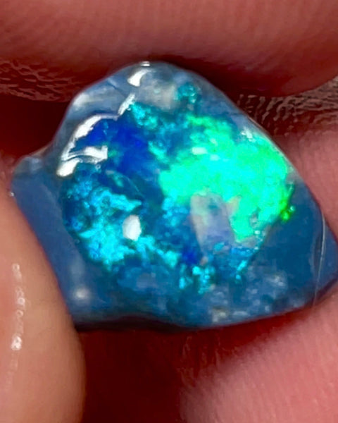 Super Bright Vivid & Vibrant Multifires on Black opal rough 3.30cts Small sized Cutter from Lightning Ridge 11.000 x 10.000 x 3.000 mm NSW153