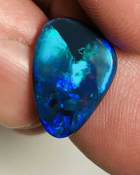 Australian Black Opal Gemstone 3.9cts N2 Body Tone B2 Brightness Broadflash Pattern Green / Blue fires 16x12x2mm  GEM1204