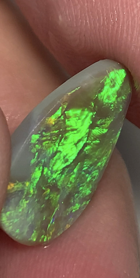 Australian Rough / Rub Dark Crystal opal 4.6cts Stunning Big Clean Bright Mostly Green fires 19x12x3mm WSM84