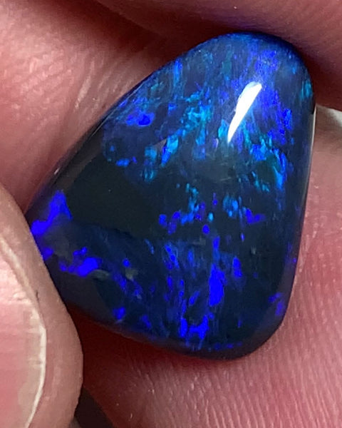 Australian Black Opal Gemstone 6.8cts N1 Body Tone B2 Brightness Gorgeous Blue fires WSB661R