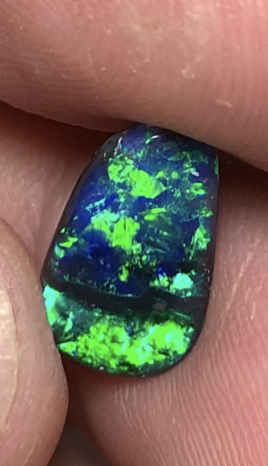 Australian Black Opal Gemstone 2.2cts Gem Grade Mulga® Field N1 Body Tone B2 Brightness Stunning Multifires 14x8x2mm WSM106
