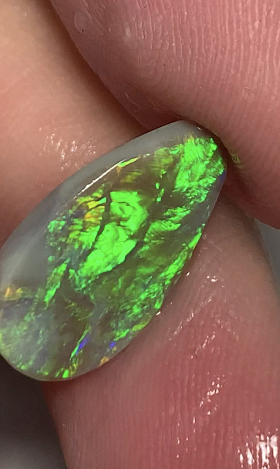 Australian Rough / Rub Dark Crystal opal 4.6cts Stunning Big Clean Bright Mostly Green fires 19x12x3mm WSM84