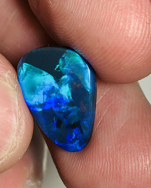 Australian Black Opal Gemstone 3.9cts N2 Body Tone B2 Brightness Broadflash Pattern Green / Blue fires 16x12x2mm  GEM1204