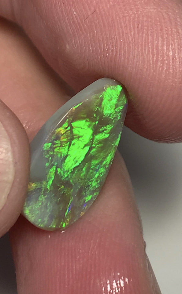 Australian Rough / Rub Dark Crystal opal 4.6cts Stunning Big Clean Bright Mostly Green fires 19x12x3mm WSM84