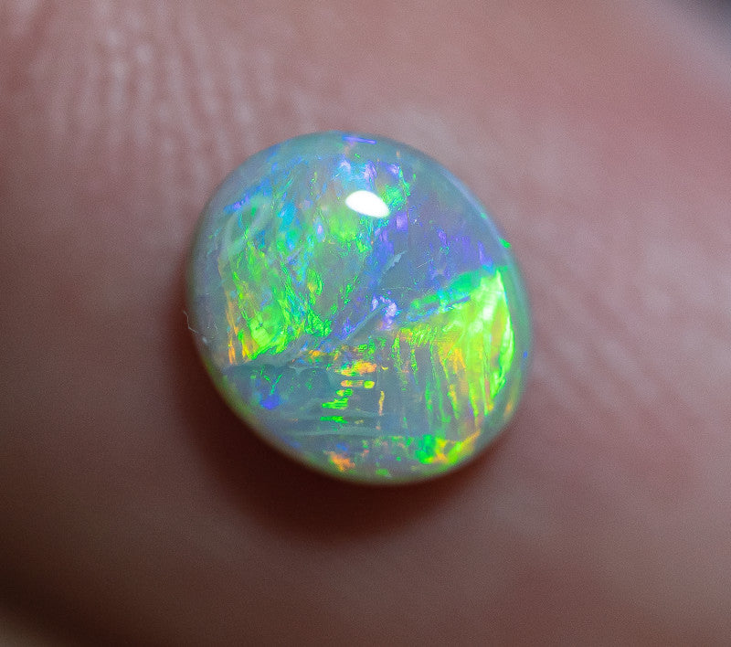 Crystal Opal Gemstone 0.95cts N7 Body Tone B2 Brightness  Broadflash & Brush Stroke pattern with TOP Multi colour fires WSA041021C