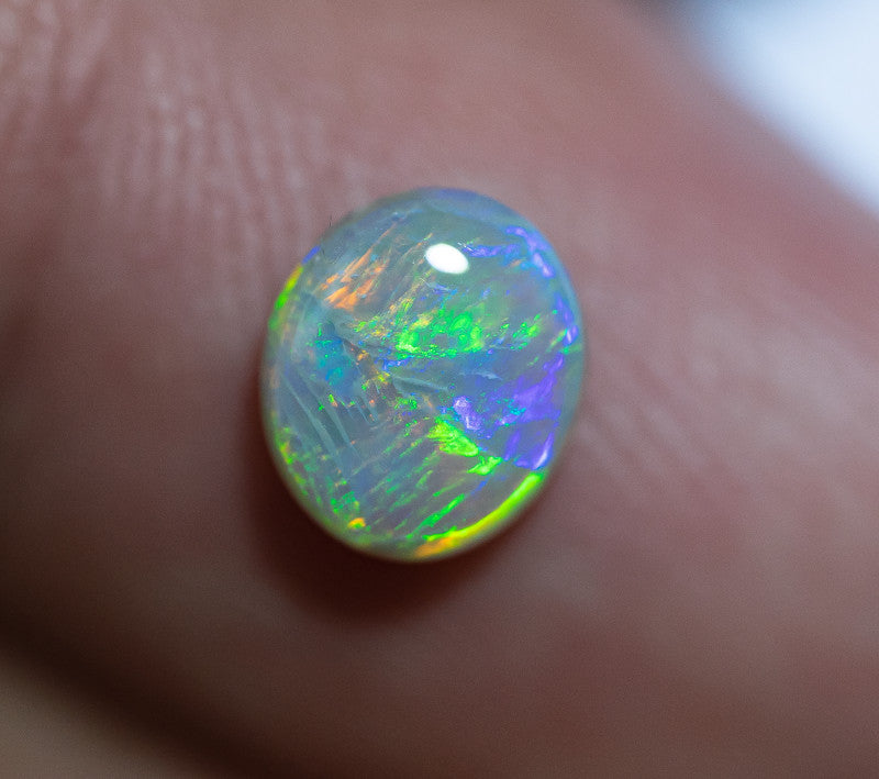 Crystal Opal Gemstone 0.95cts N7 Body Tone B2 Brightness  Broadflash & Brush Stroke pattern with TOP Multi colour fires WSA041021C